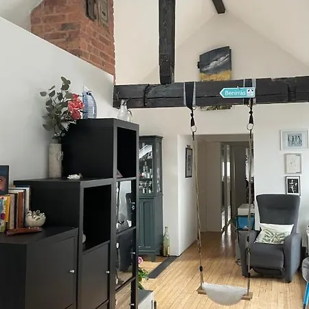 Helle Dachwohnung Mit Dachterasse Appartamento